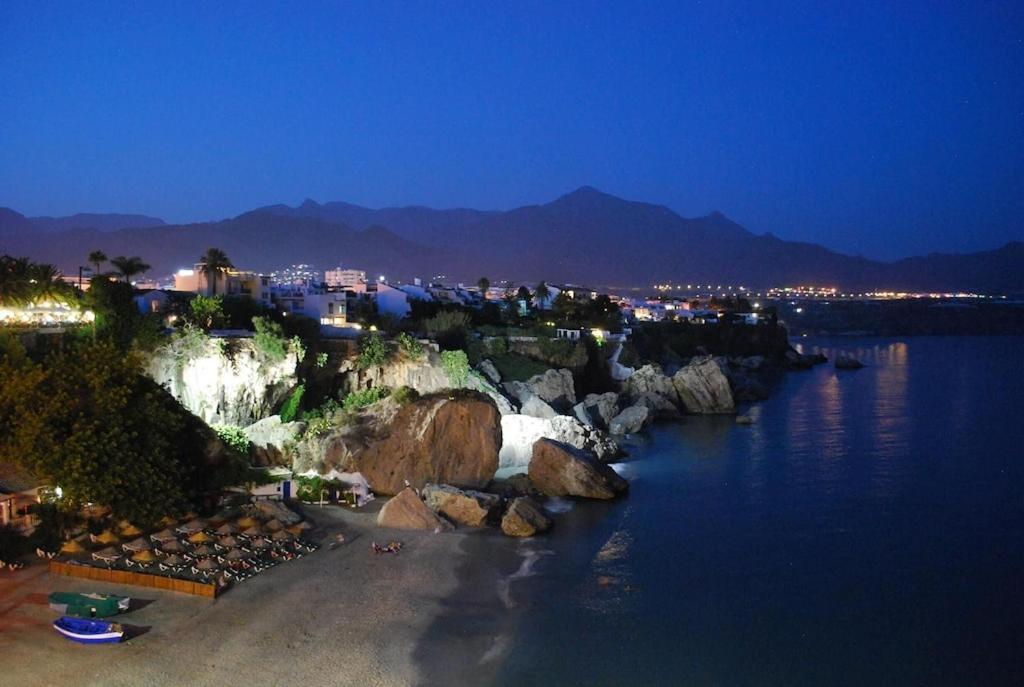 Edificio Verdemar - Stunning 1 Bed Apartment With Pool & Sea Views Nerja Exterior photo