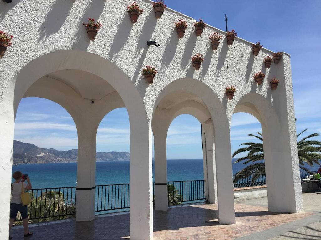 Edificio Verdemar - Stunning 1 Bed Apartment With Pool & Sea Views Nerja Exterior photo